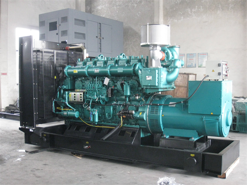 谢岗镇200KW 柴油发电机的油耗是多少？