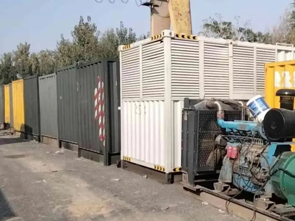 谢岗镇200KW柴油发电机机组每小时油耗是多少?